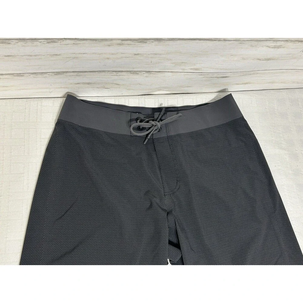 Lululemon El Current Board Shorts Mens Size 30-32 Non-Lined Black Gray Swim Surf